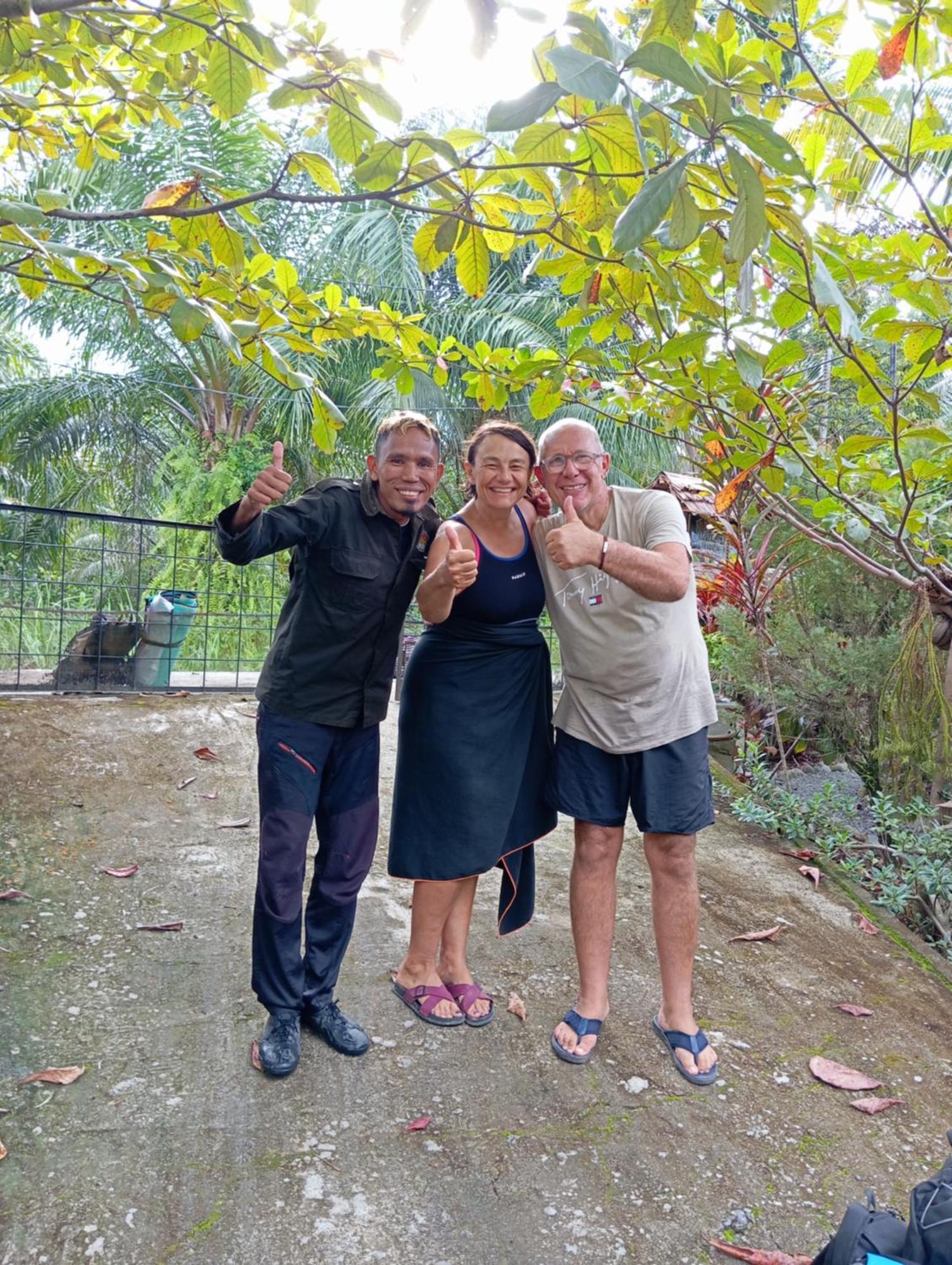 Magpie Homestay & Jungle Trekking Especially For Guest Trekking With Us Букит-Лаванг Экстерьер фото