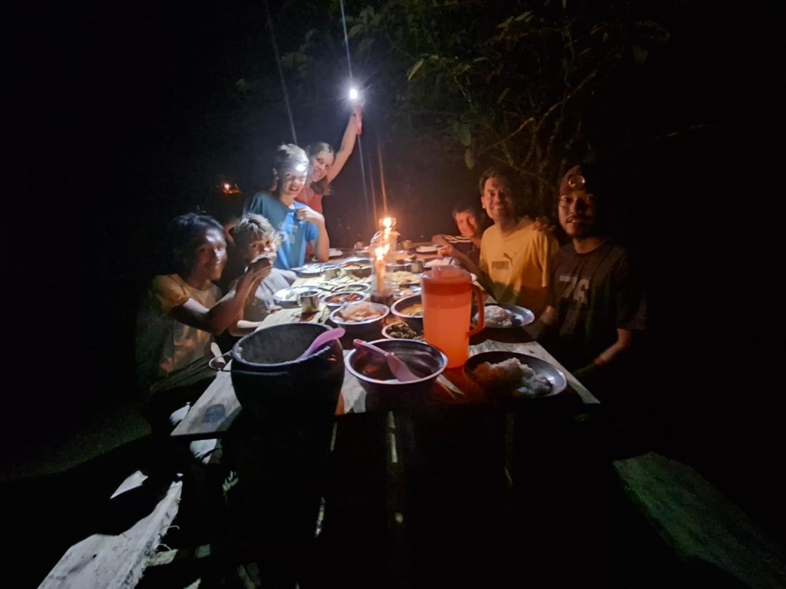 Magpie Homestay & Jungle Trekking Especially For Guest Trekking With Us Букит-Лаванг Экстерьер фото